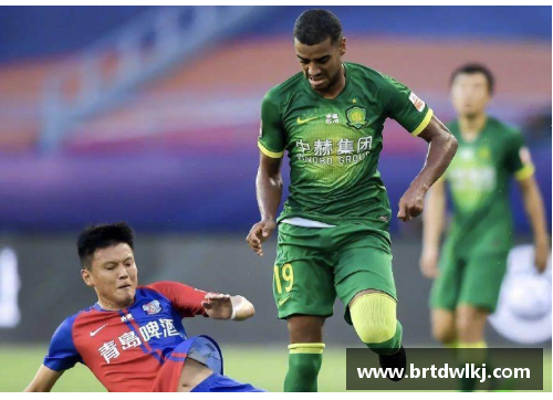 MYBALL迈博官网恒大主场大胜上海申花，登顶中超积分榜，球队状态火热表现出色
